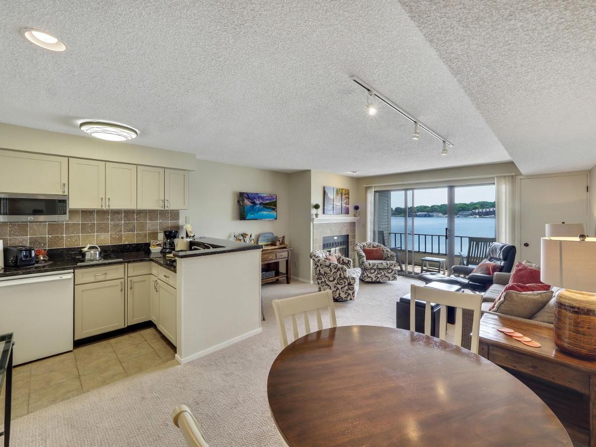 228 Edgewater Inn Charlevoix Εξωτερικό φωτογραφία