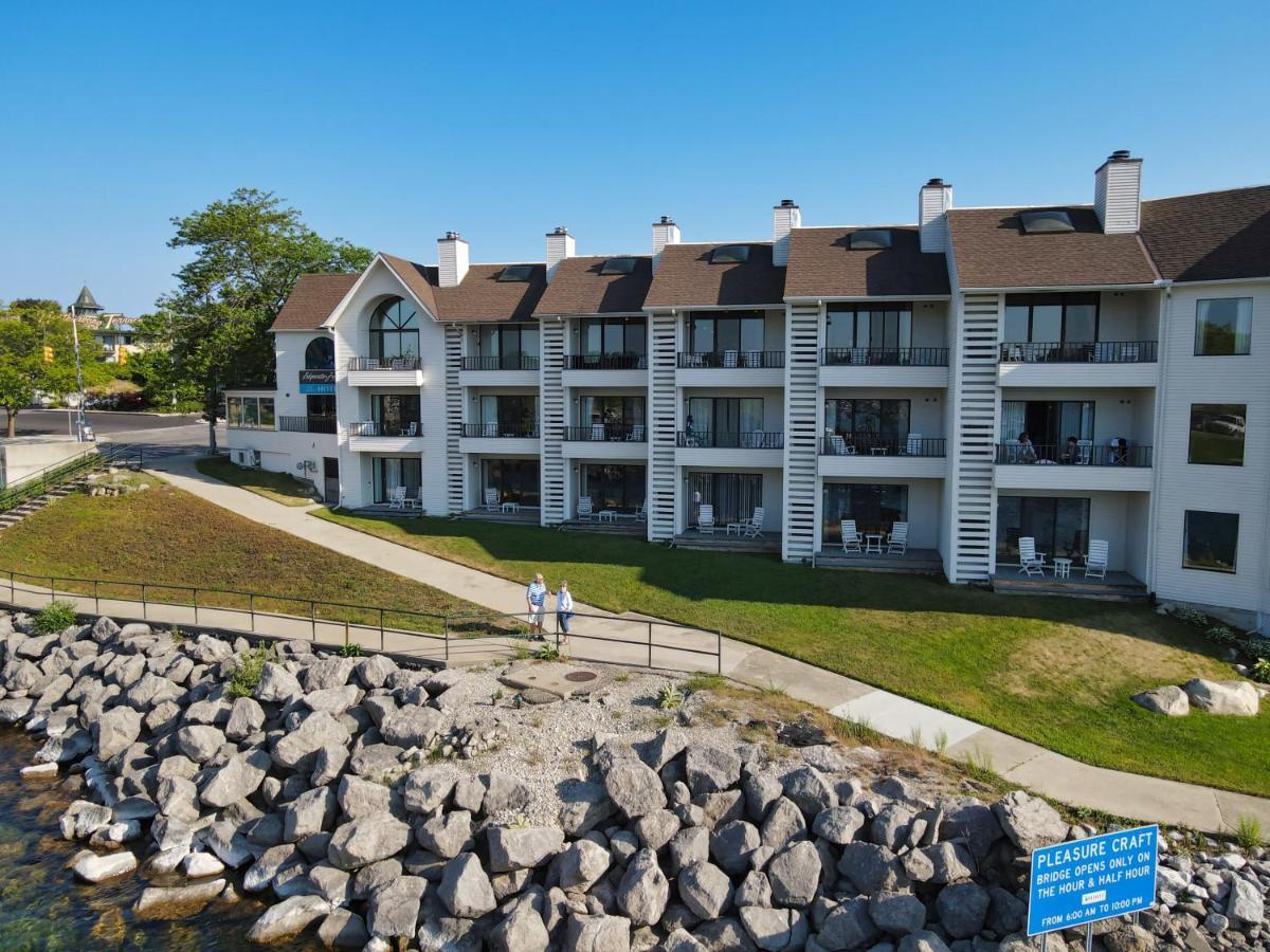 228 Edgewater Inn Charlevoix Εξωτερικό φωτογραφία