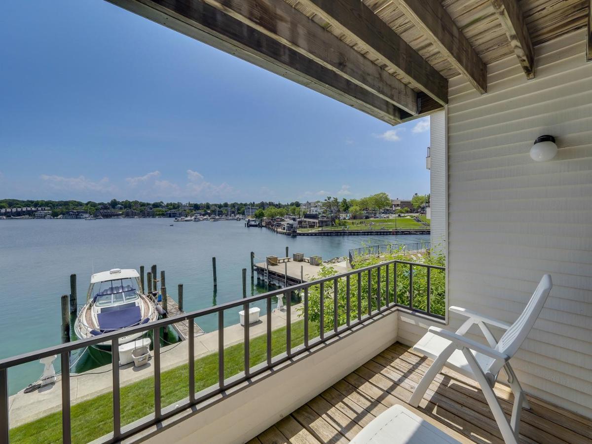 228 Edgewater Inn Charlevoix Εξωτερικό φωτογραφία
