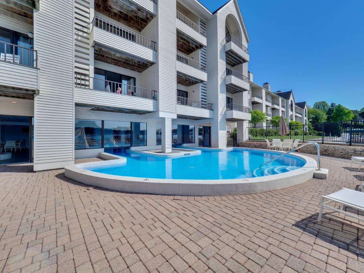228 Edgewater Inn Charlevoix Εξωτερικό φωτογραφία